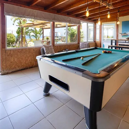 Konstantinos Villa *