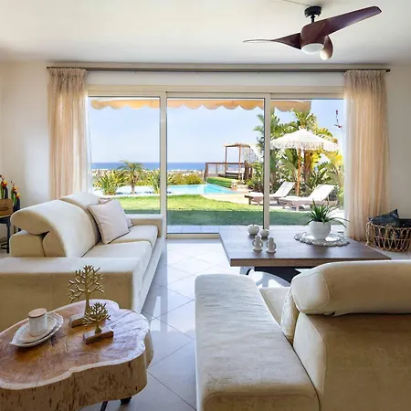 Konstantinos Βίλα *