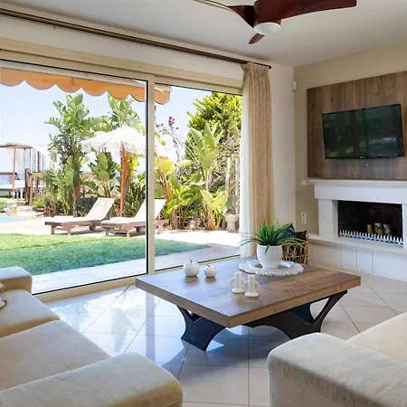 Konstantinos Βίλα *